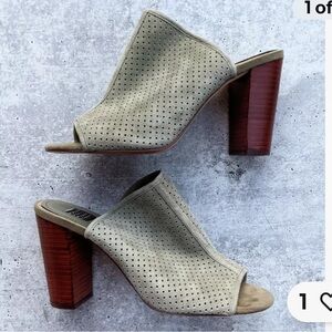 White House Black Market Green Suede Perforated‎ Block Heels Mules Size 7M